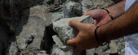 Αποστολή του Ν. Λυγερού στο κοίτασμα ζεόλιθου 'Κόκκαλο'. Πετρωτά, 22/05/2015