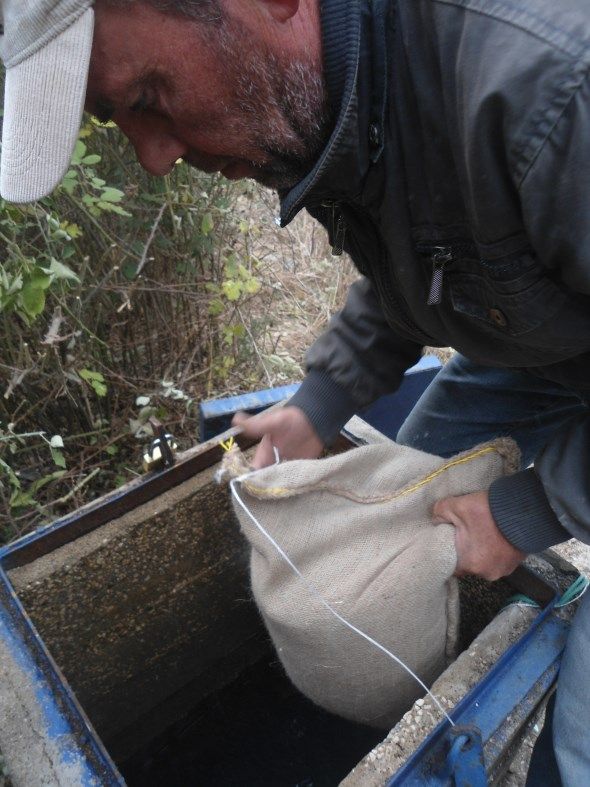 Καθαρισμός δεξαμενής με ζεόλιθο Κοτζιάς Φέρες Έβρου.