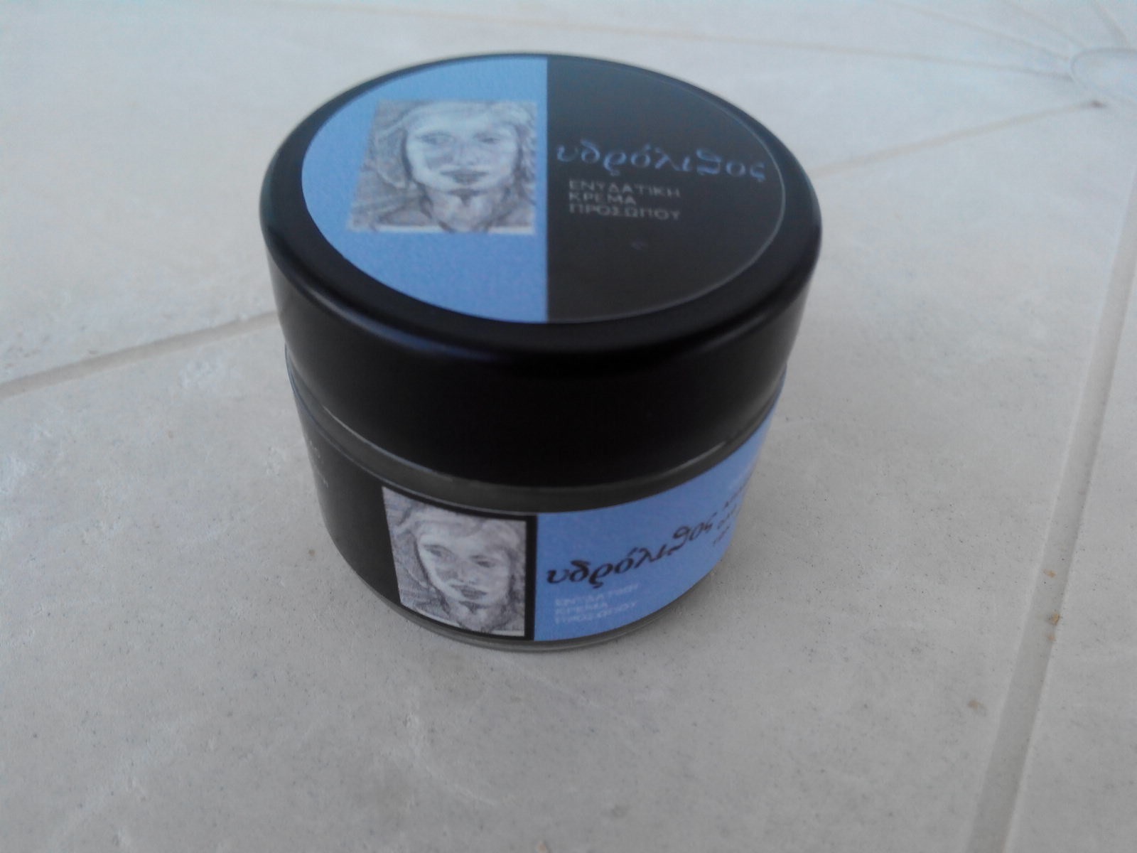 παρασκεύασμα με ζεόλιθο καλλυντικής χρήσης για ενυδάτωση προσώπου